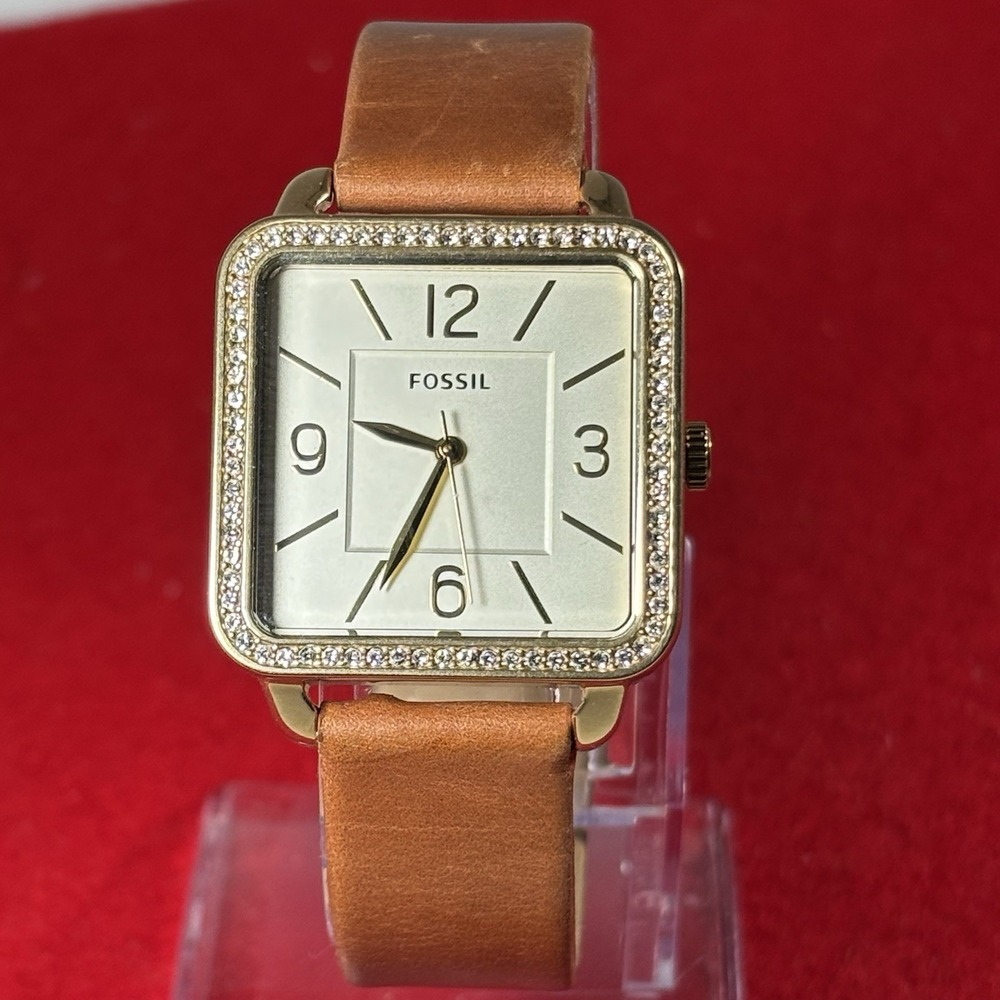 Shiloh Three-Hand Brown Leather Women's Watch Rhinestone BQ3369ie
